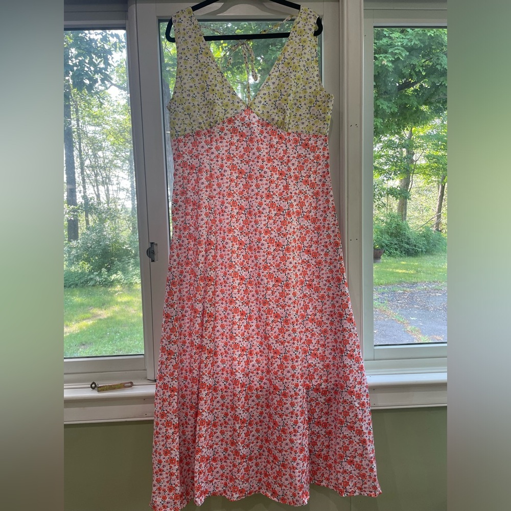 Floral Maxi Dress - Picture 7 of 9